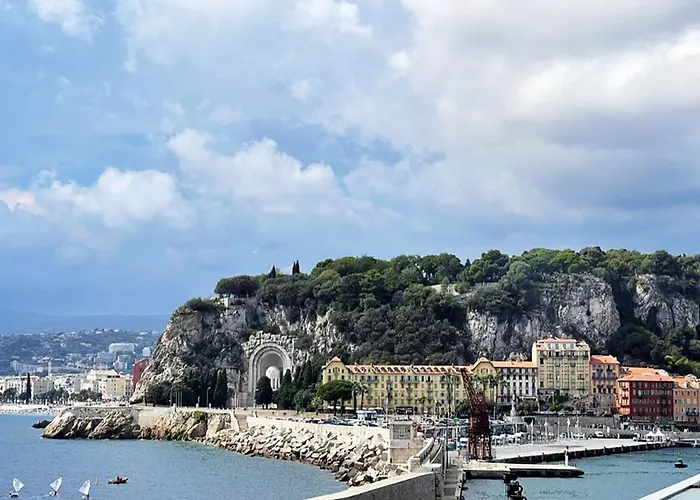 Ezevacances Capuccino Vue 5 Mn 7 Mn Gare Wifi エズ