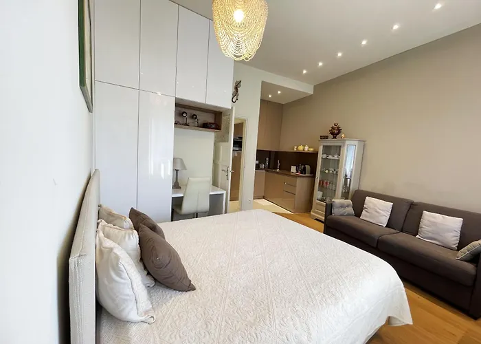 Ezevacances Capuccino Vue 5 Mn 7 Mn Gare Wifi アパート エズ