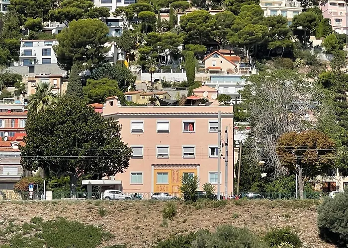 Ezevacances Capuccino Vue 5 Mn 7 Mn Gare Wifi エズ