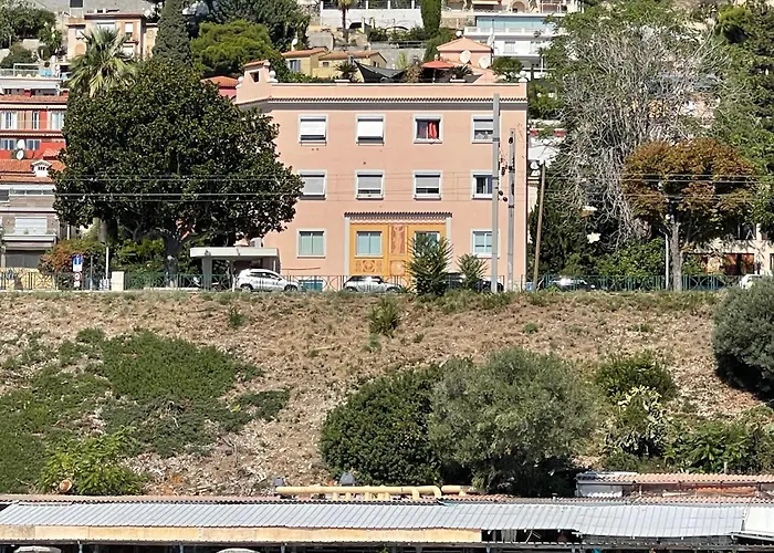 Ezevacances Capuccino Vue 5 Mn 7 Mn Gare Wifi アパート エズ