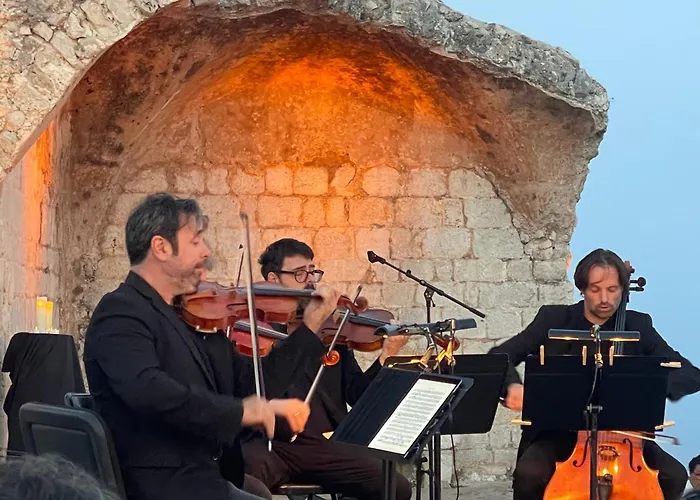 Ezevacances Capuccino Vue 5 Mn 7 Mn Gare Wifi * エズ